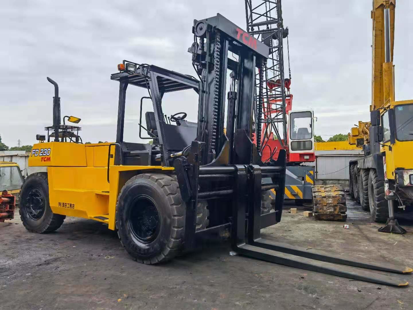Second Hand 23 Ton FD230Z TCM Diesel Forklift With ISUZU Engine