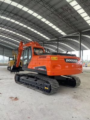 22.5 Ton Used Doosan Excavator With Hydraulic Drive For Precise And Fast Digging
